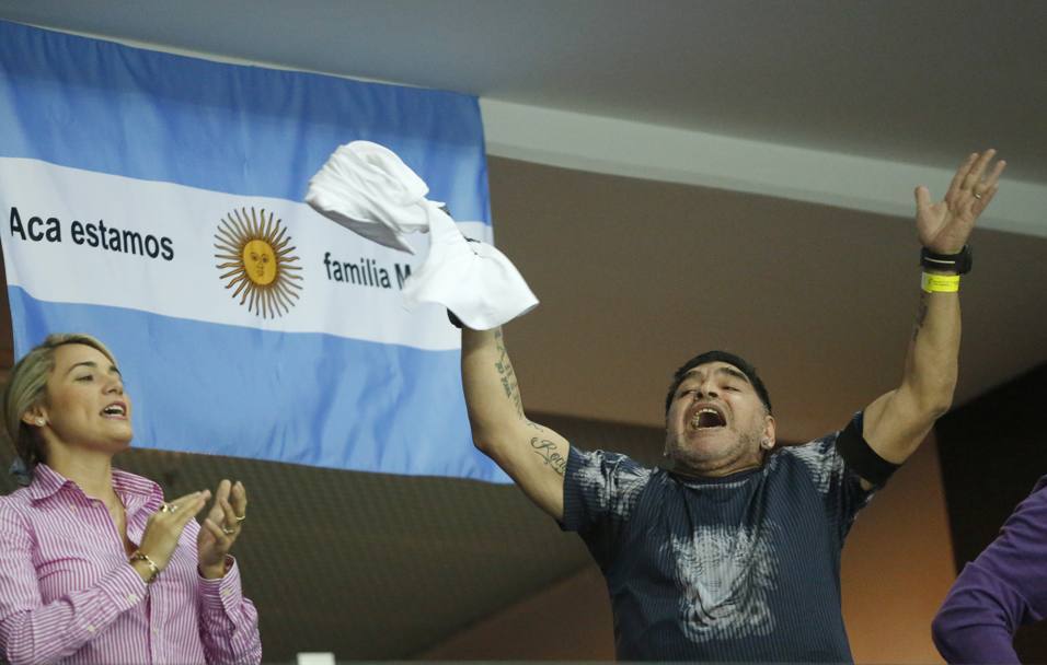 Trionfo Argentina in Coppa Davis a Zagabra. E Diego Armando Maradona si scatena in tribuna. Ap